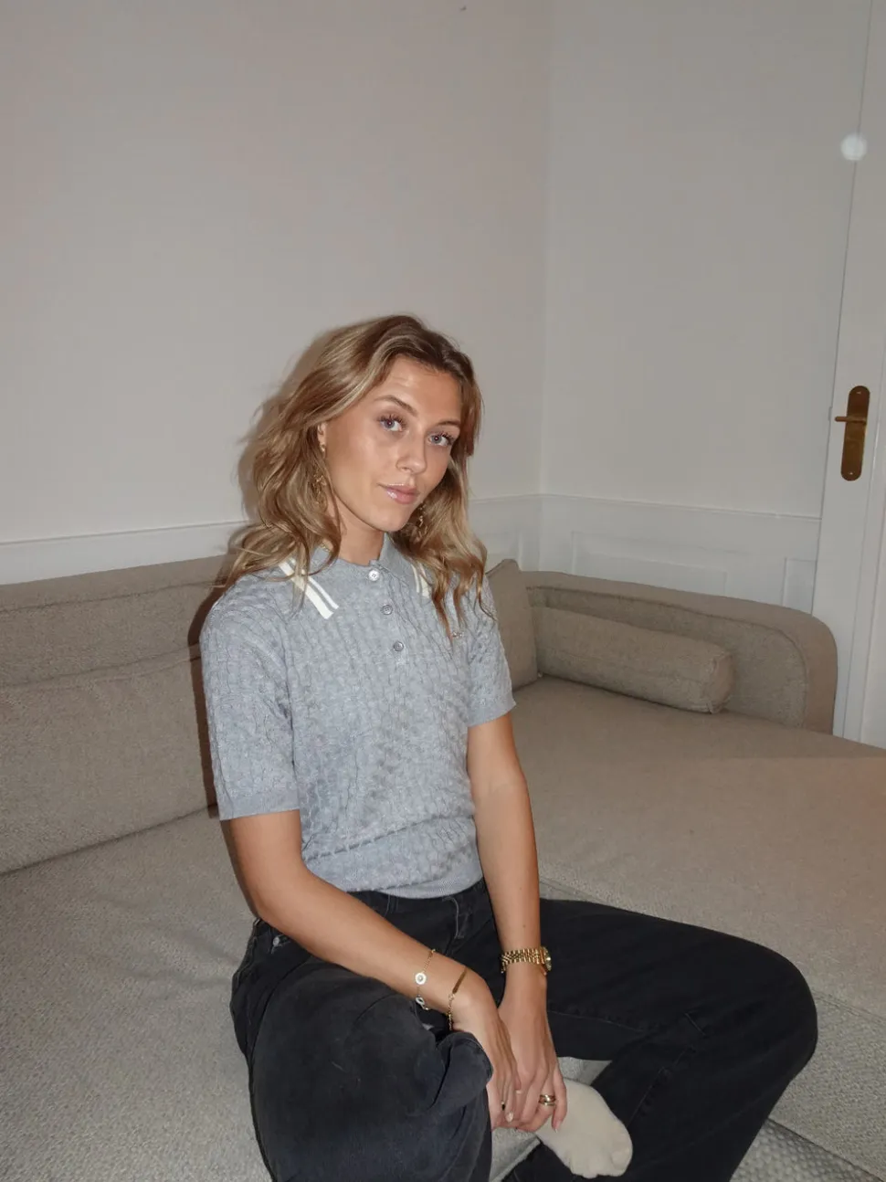 Leontine kabelstrikket polo - Grå