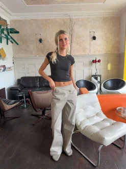 Lilyena bukser med asymmetrisk omslag - Beige