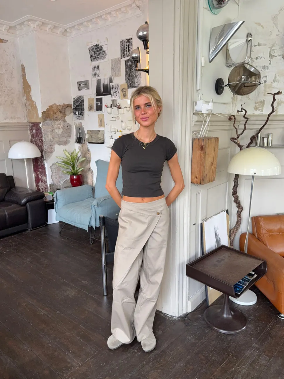 Lilyena bukser med asymmetrisk omslag - Beige