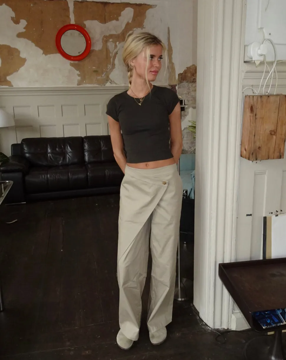 Lilyena bukser med asymmetrisk omslag - Beige
