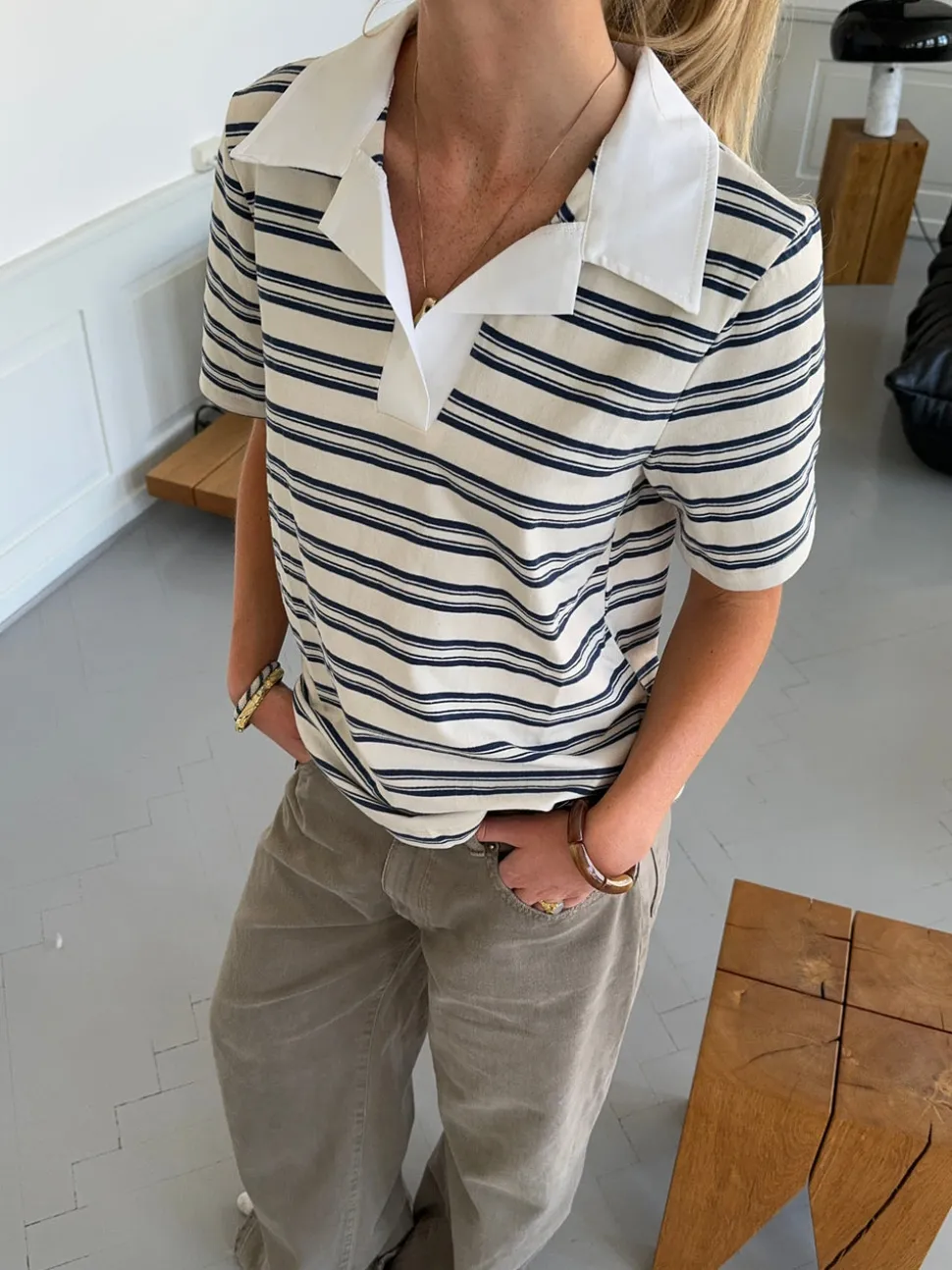 Line polo med striber - Hvid/beige/navy