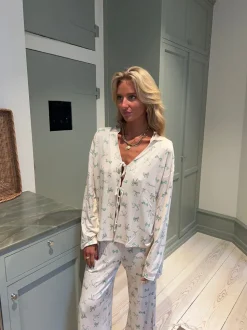 Linnea pyjamasbluse med sløjfer - Off white