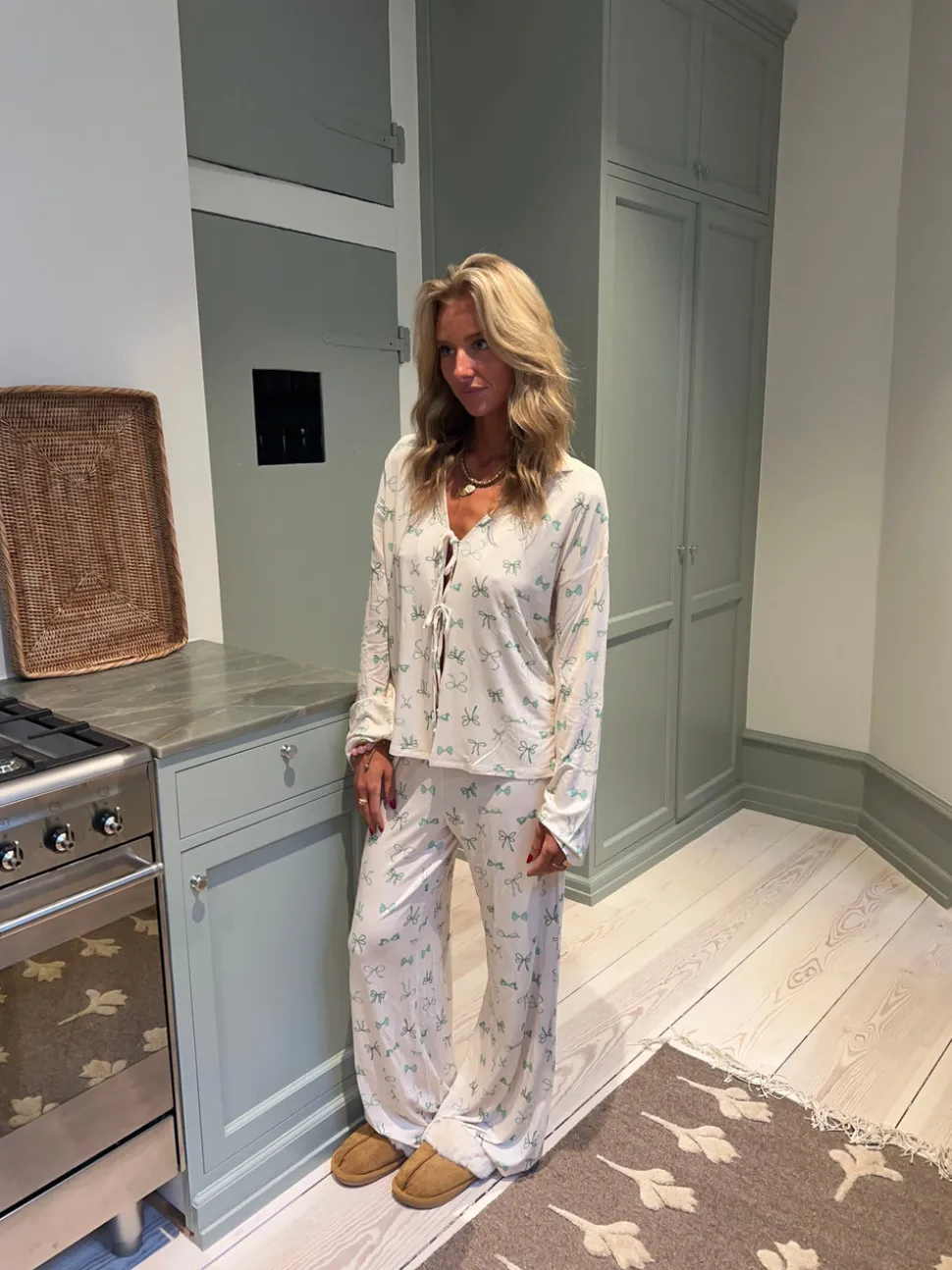Linnea pyjamasbluse med sløjfer - Off white