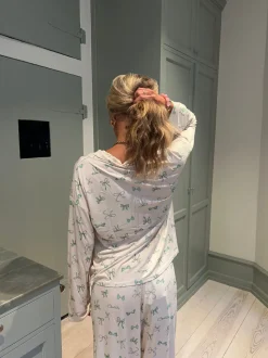 Linnea pyjamasbluse med sløjfer - Off white