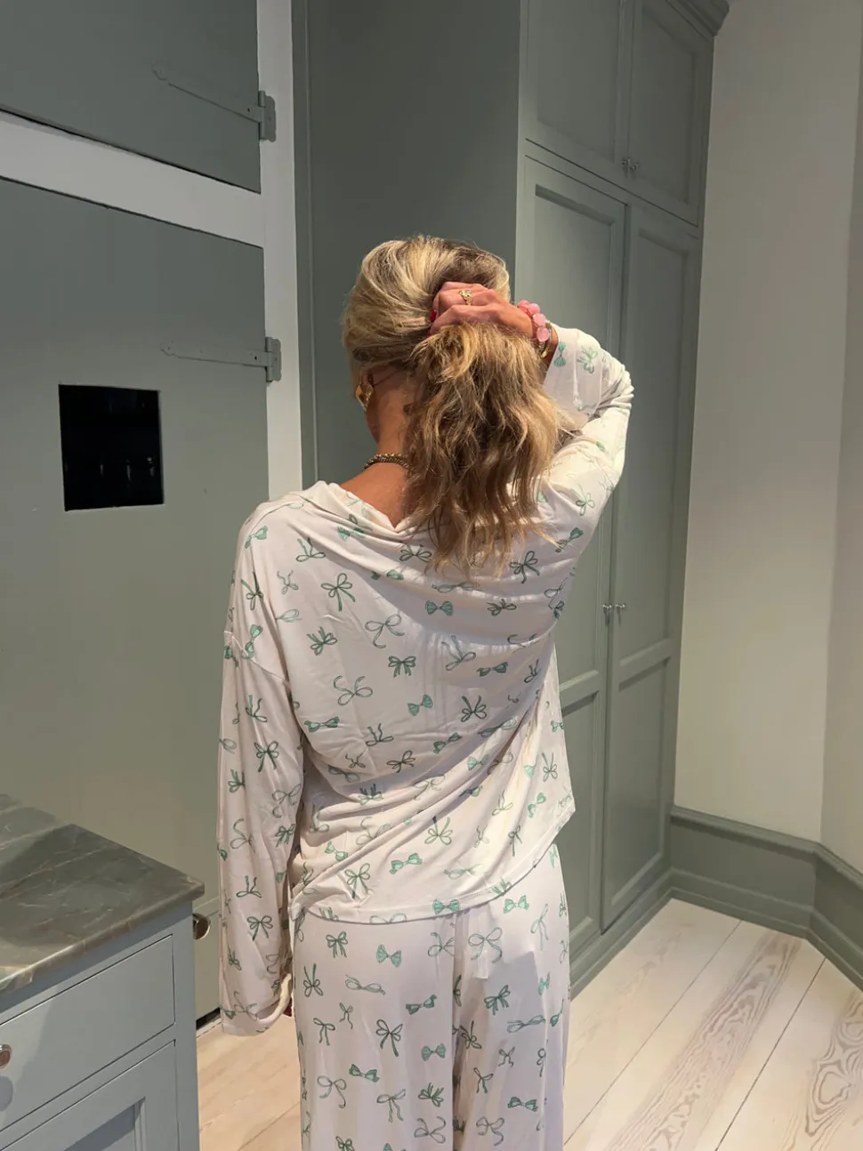 Linnea pyjamasbluse med sløjfer - Off white