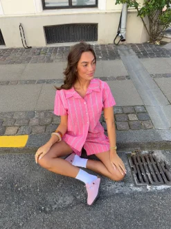 Luliana kortærmet skjorte med striber - Pink/hvid/sort