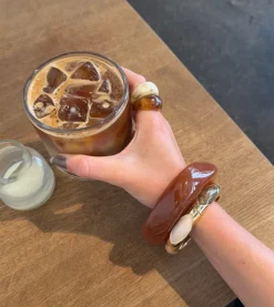 Lykke chunky armbånd - Mørk karamel