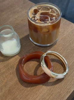 Lykke chunky armbånd - Mørk karamel