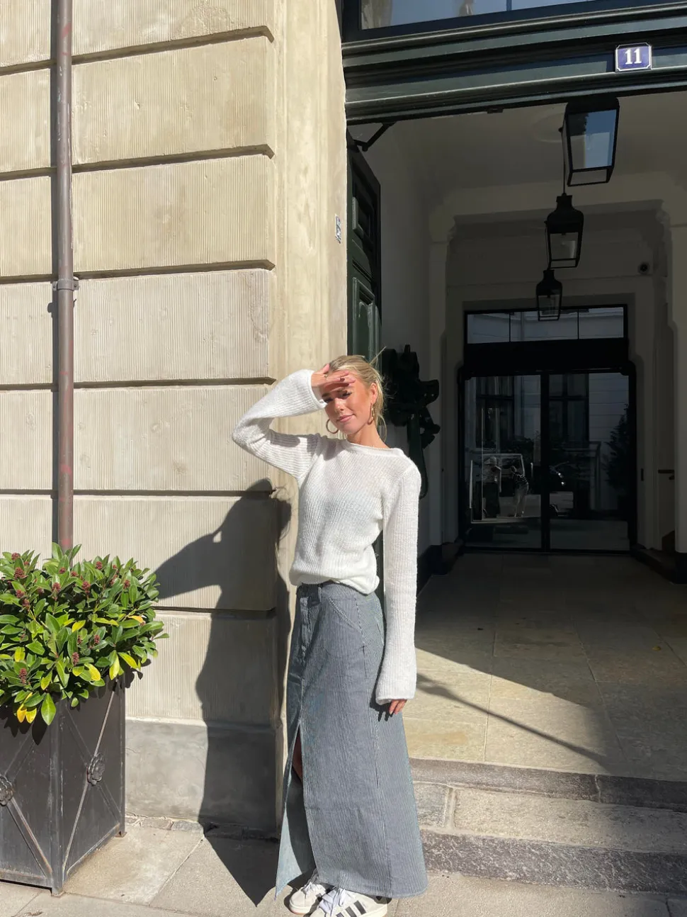 Mandalina denimnederdel med striber- Navy/hvid