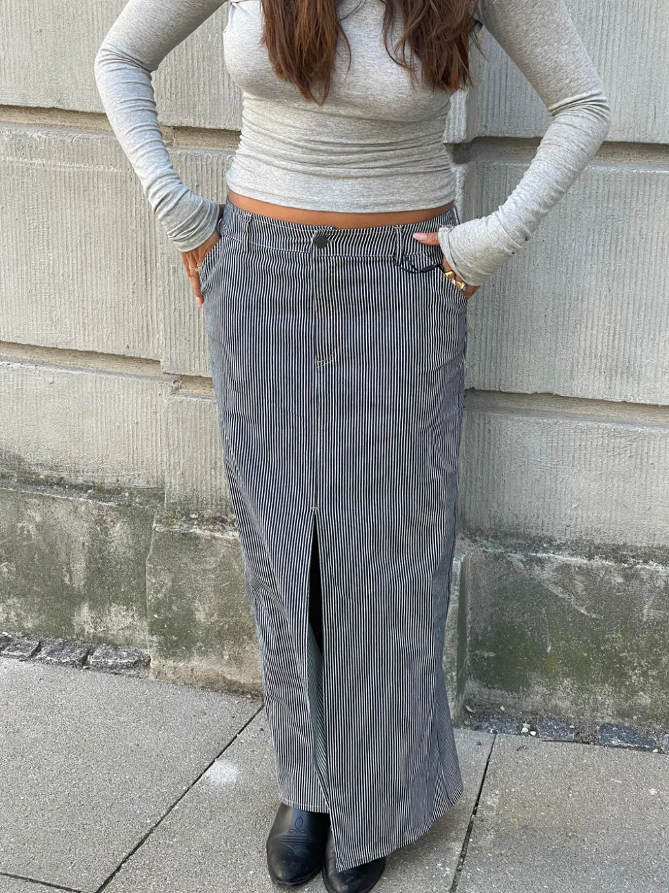 Mandalina denimnederdel med striber- Navy/hvid
