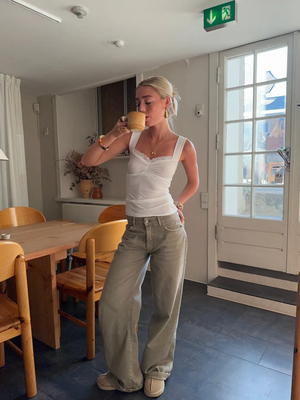 Mandaline tanktop med blondetaljer - Hvid