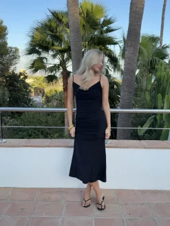 Marajana kjole med dyb blonde ryg - Sort