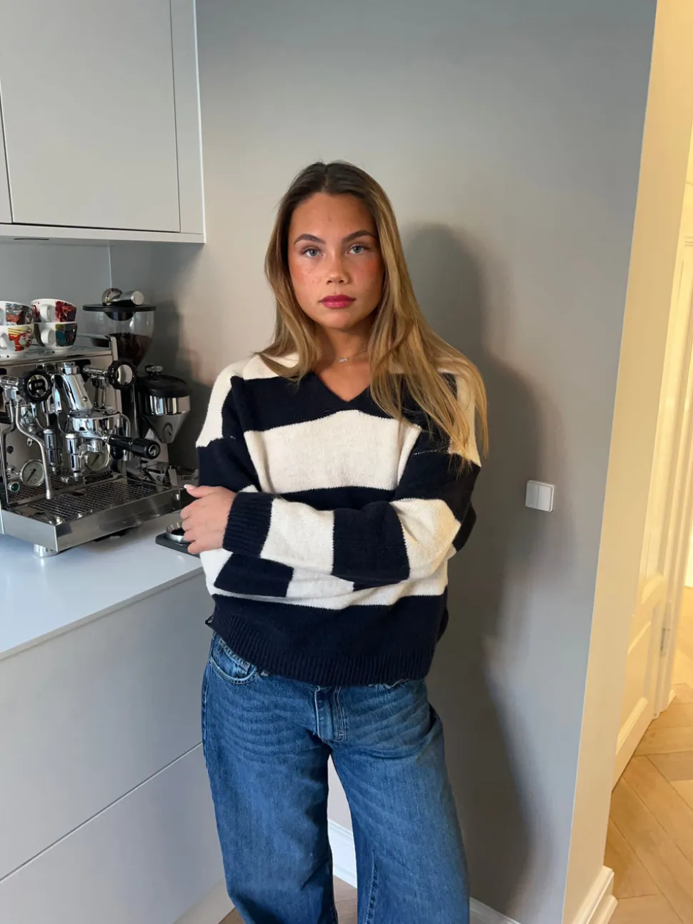 Margoth strikpolo med striber - Hvid/navy