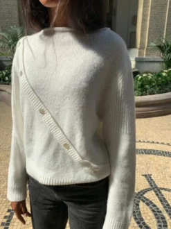 Matilde W striktrøje med knapper - Off white
