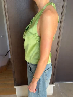 Milena halterneck top i satin - Grøn
