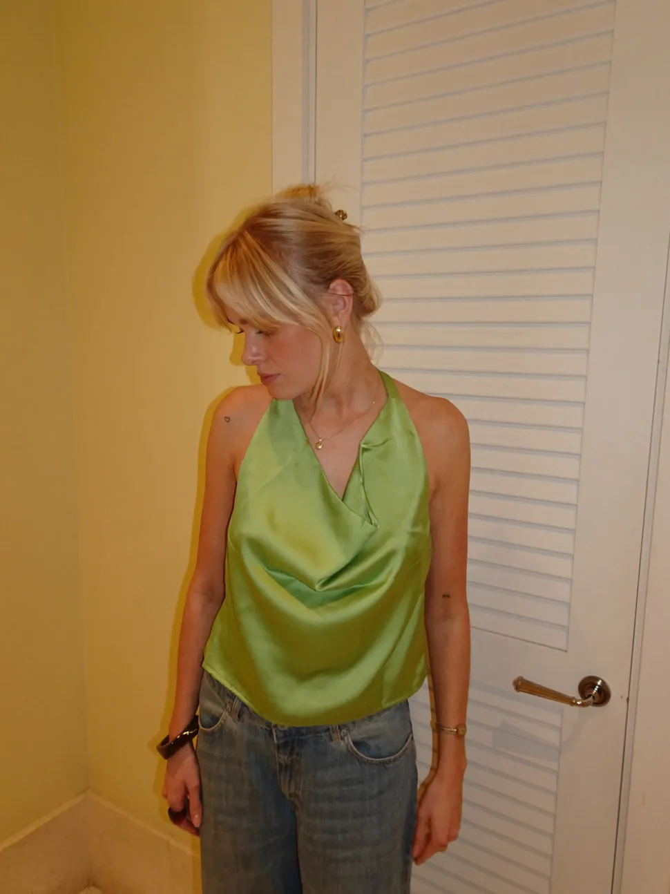 Milena halterneck top i satin - Grøn