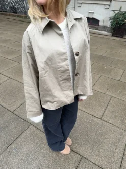 Monica kort trenchcoat - Beige