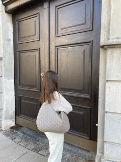 Musthave taske - Mørk Beige
