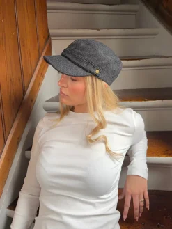 Myra kasket med detaljer - Grå