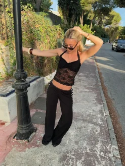 Nicola halternecktop i blonde - Sort