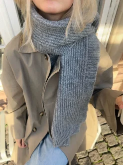 Ninita tørklæde - Gråt