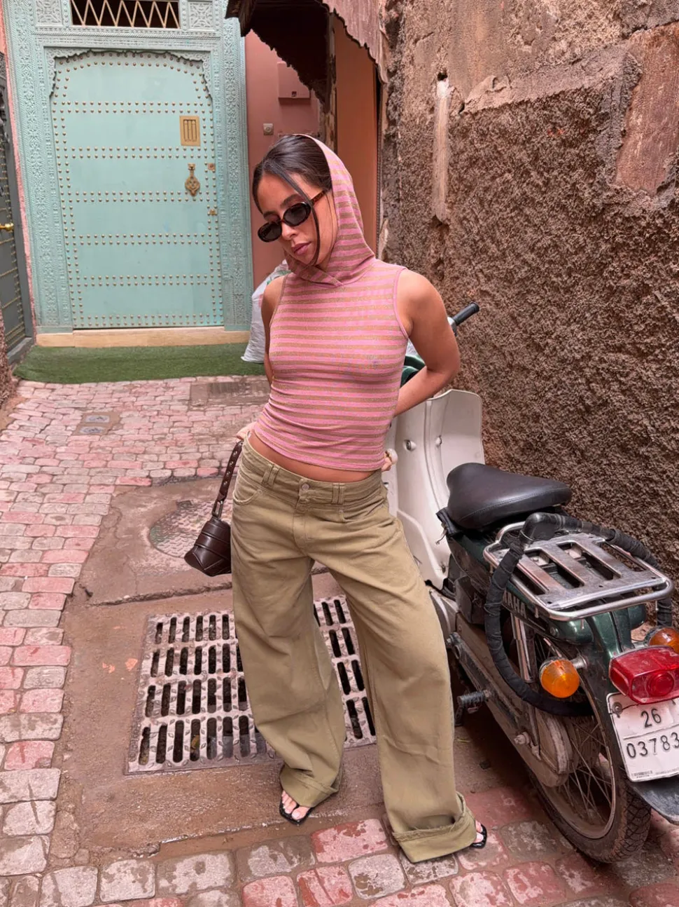 Nova glimmertop med hætte - Lyserød/beige
