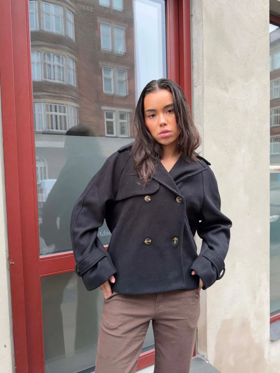 Patricia kort trenchcoat - Sort