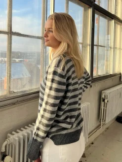 Paulina striktrøje - Lysegrå/mørkegrå