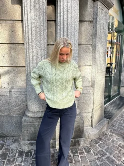 Raffaella kabelstrik med ballonærmer - Sage grøn