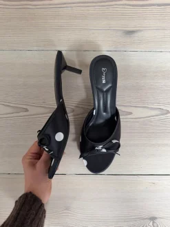 Rosita hæle med polkaprikker - Sort/hvid