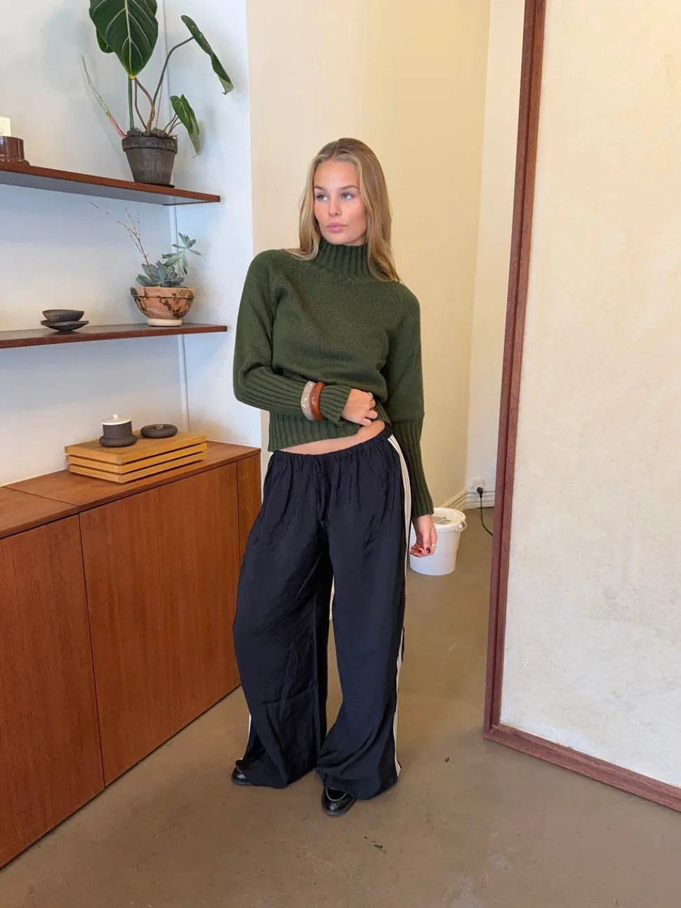 Samantha bukser med stribe detaljer - Sort/hvid