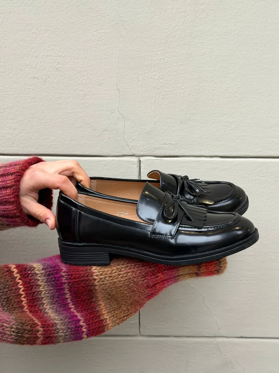 Samia loafers med detaljer - Sort