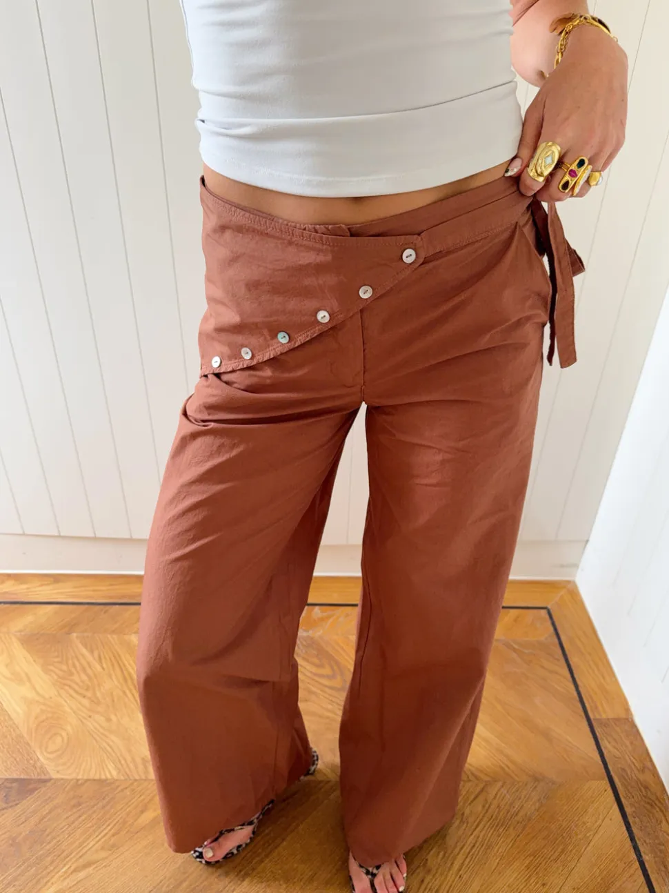 Scandivv bukser med detaljer - Rust