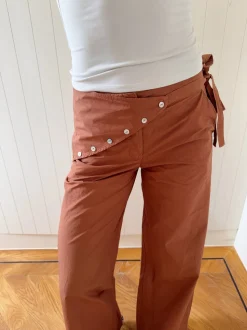Scandivv bukser med detaljer - Rust