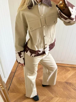 Scandivv denimjakke med koprint - Beige/brun/hvid