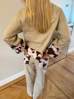 Scandivv denimjakke med koprint - Beige/brun/hvid