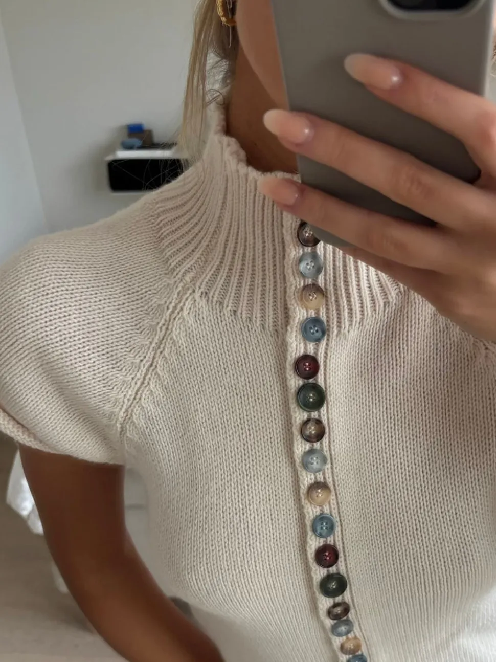 Scandivv kortærmet strik med knapper - Beige/off white