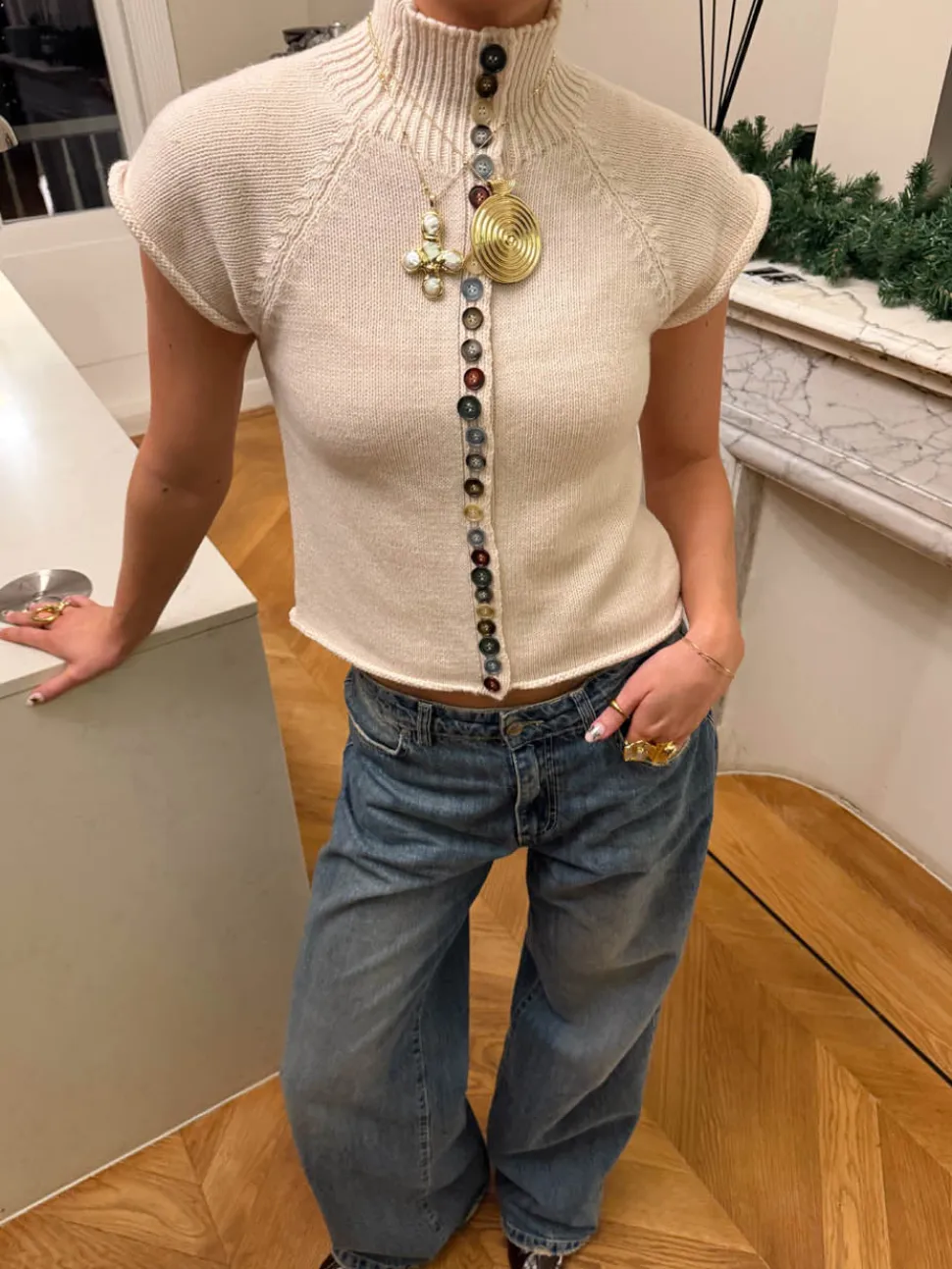 Scandivv kortærmet strik med knapper - Beige/off white
