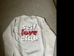 Self love club sweatshirt - grå