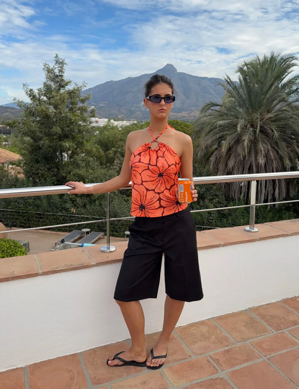 Sibilia top med blomster - Orange/sort