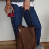 Sile skuldertaske med sidelommer - Brun