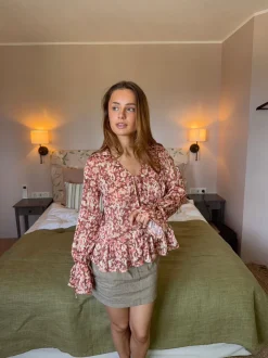 Silina bluse med blomster - Lyserød/brun