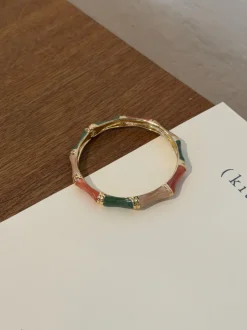 Sola armbånd med striber - Grøn/off white/brun/guld