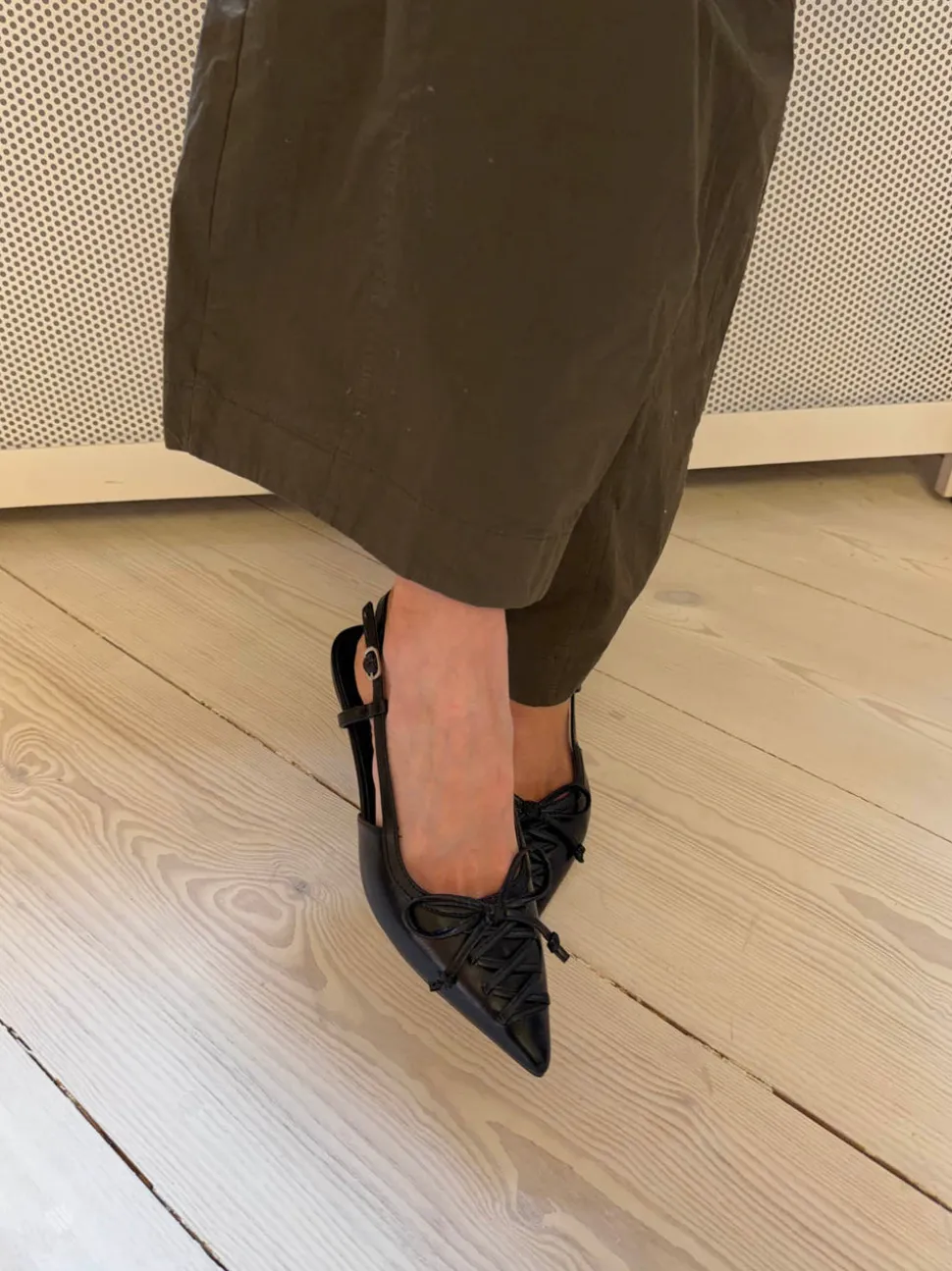 Sola mules med sløje - Sort