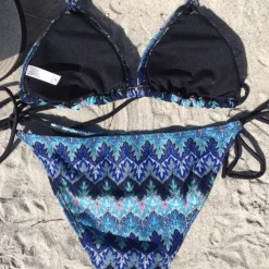 Sunny bikini - Sea
