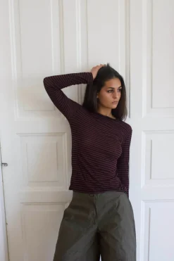 Suzy bluse med striber - Bordeaux og sort
