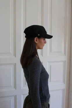 Suzy bluse med striber - Sort og grå