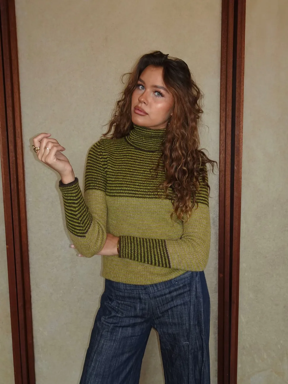 Swela striktrøje med turtleneck - Grøn/brun