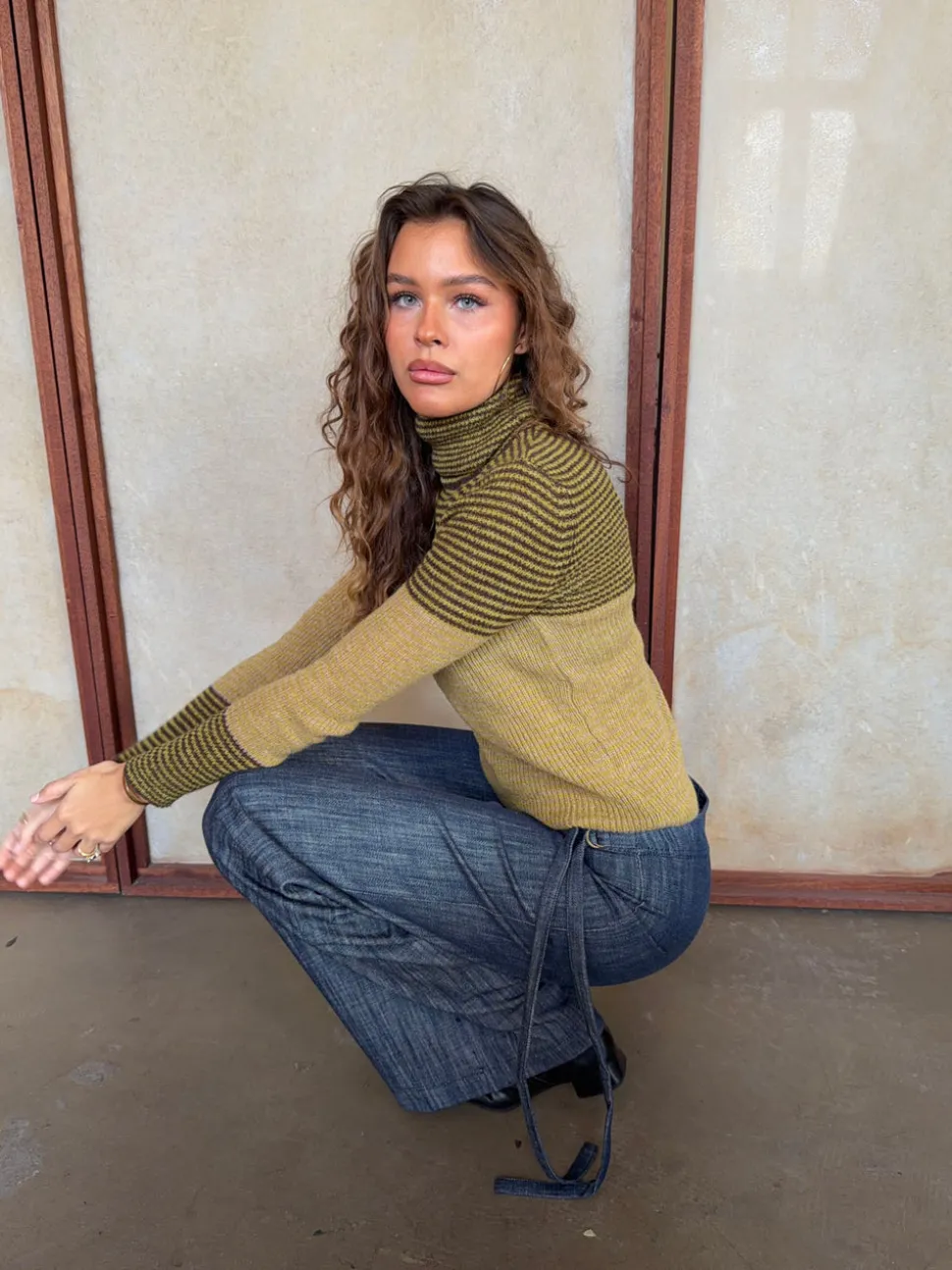 Swela striktrøje med turtleneck - Grøn/brun