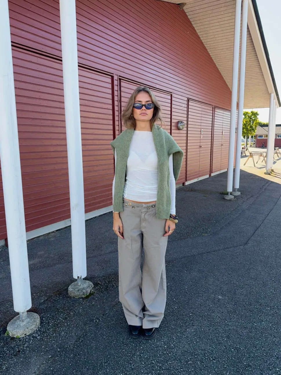 Tanija jeans med ringdetaljer - Beige
